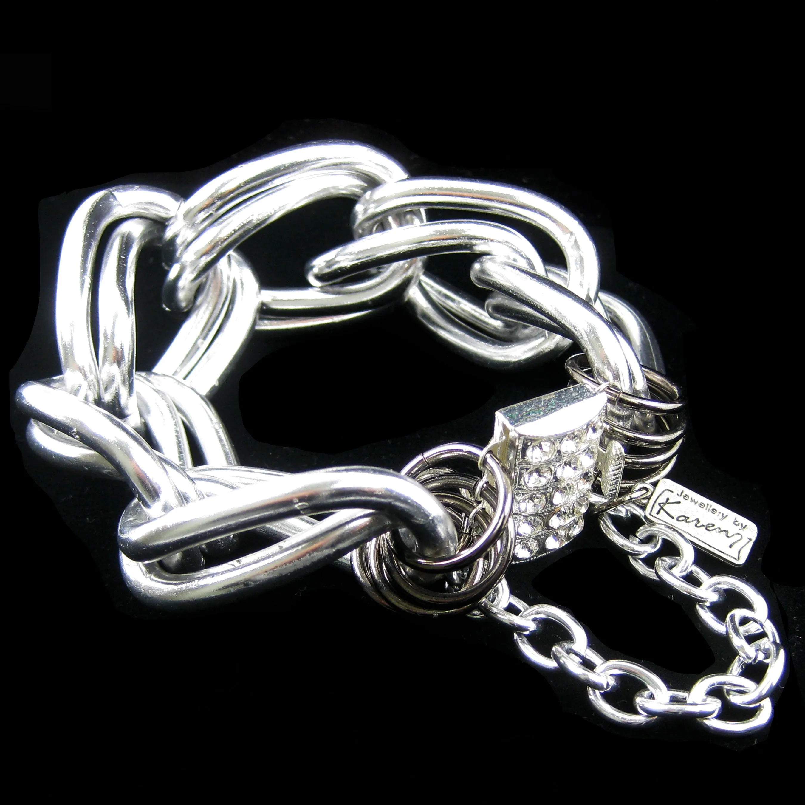 #102b Silver Tone Chain Bracelet With Rhinestone Clasp