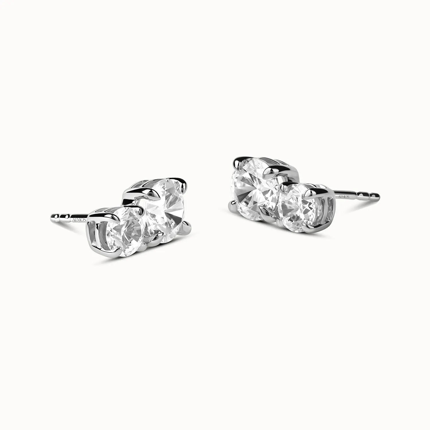 Asymmetrical Round Diamond Toi et Moi Studs