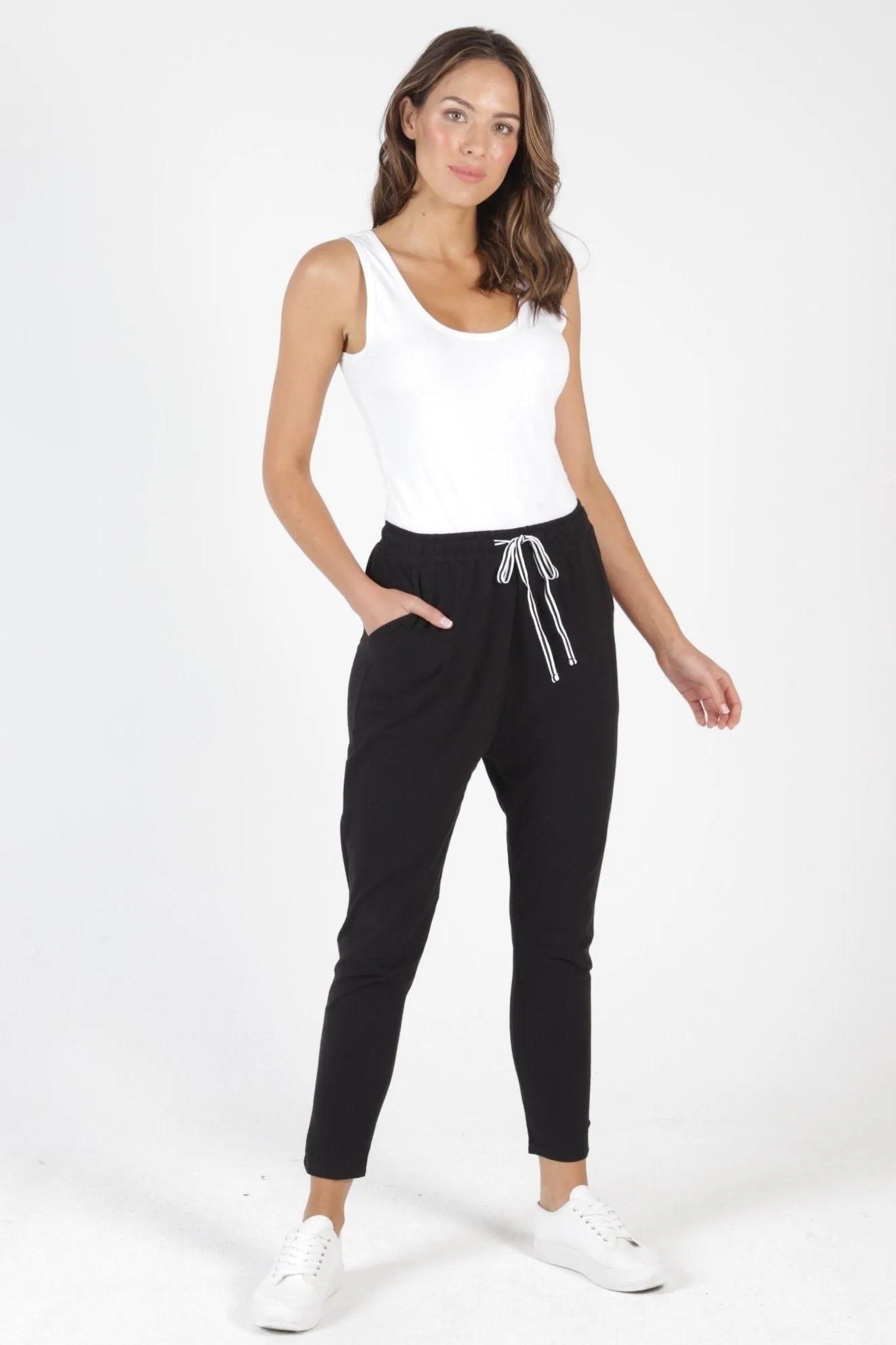 Betty Basics Jade Pant Summer Edition in Black