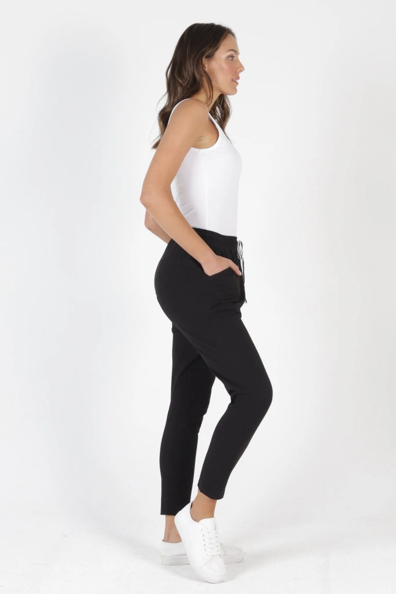 Betty Basics Jade Pant Summer Edition in Black