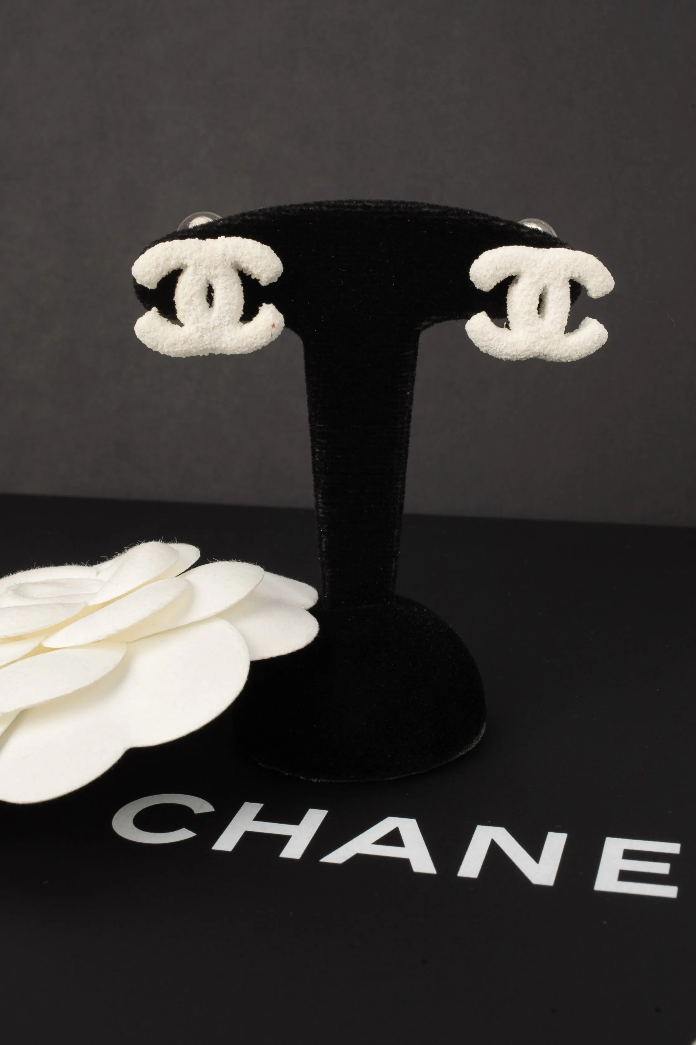 Boucles d'oreilles "Neige" Chanel