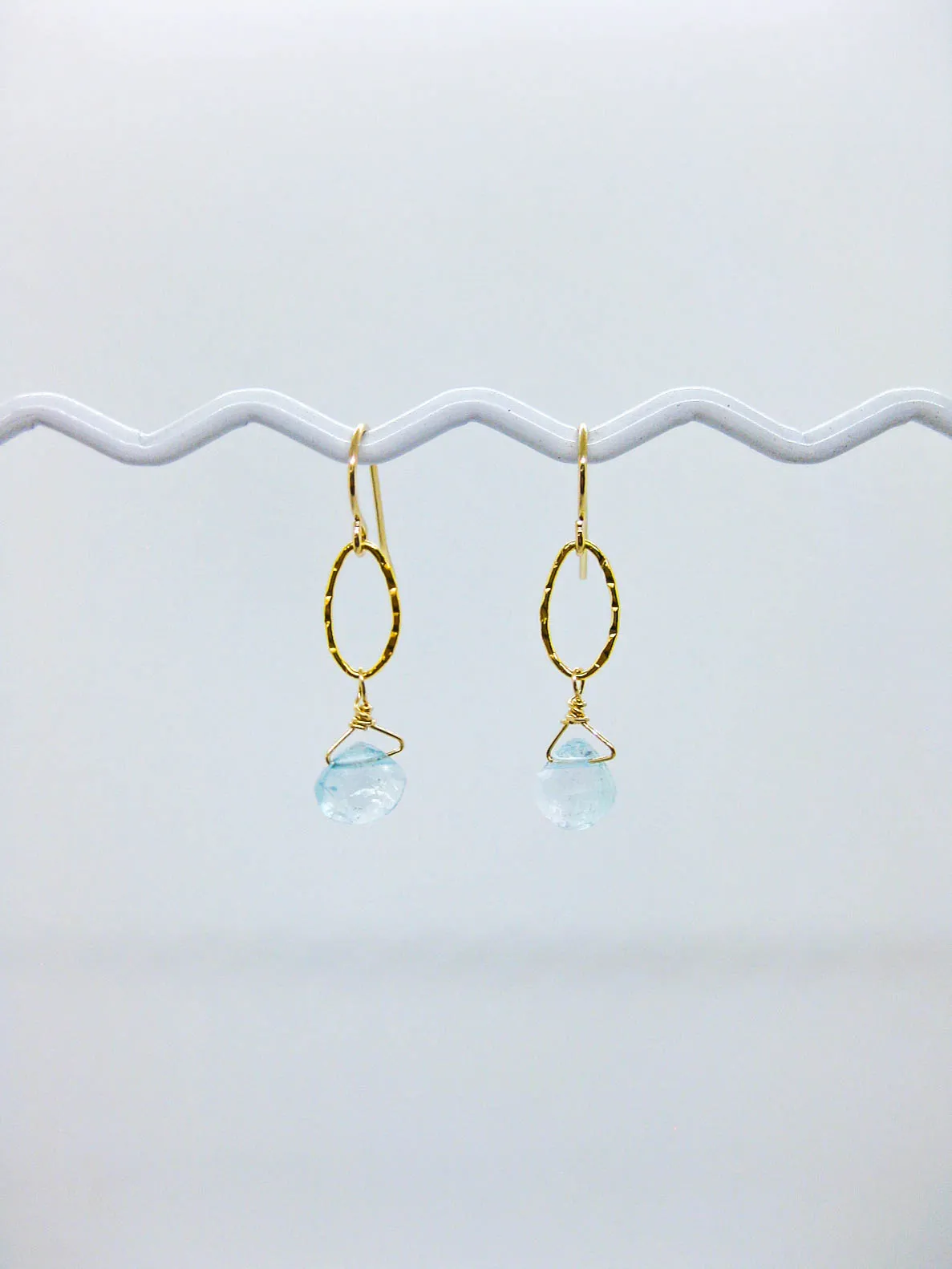 Chrysanthe: Aquamarine Earrings - e589