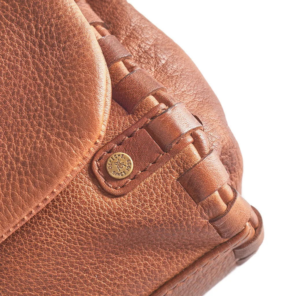 Crossbody bag with delicate edge stitching / 16180 - Cognac