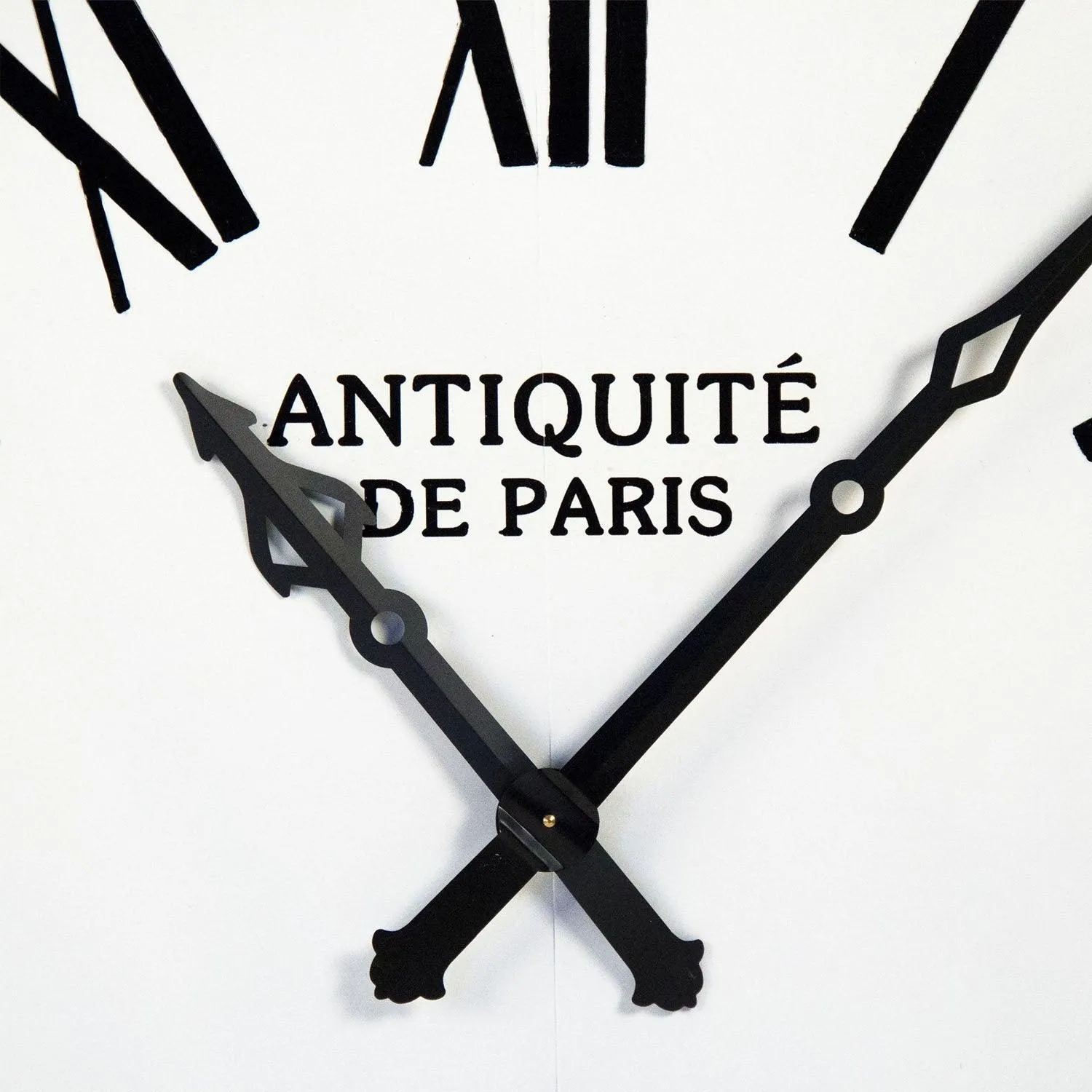 Grand Parisian Blanc et Noir Wall Clock