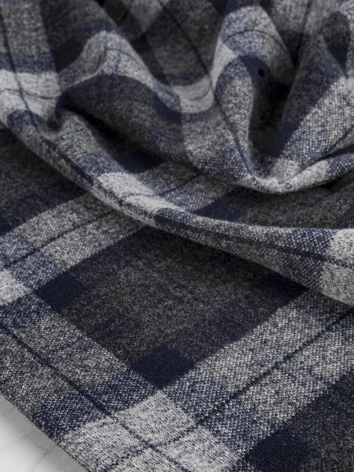 Italian Wool Blend Plaid Knit Deadstock - Grey   Navy