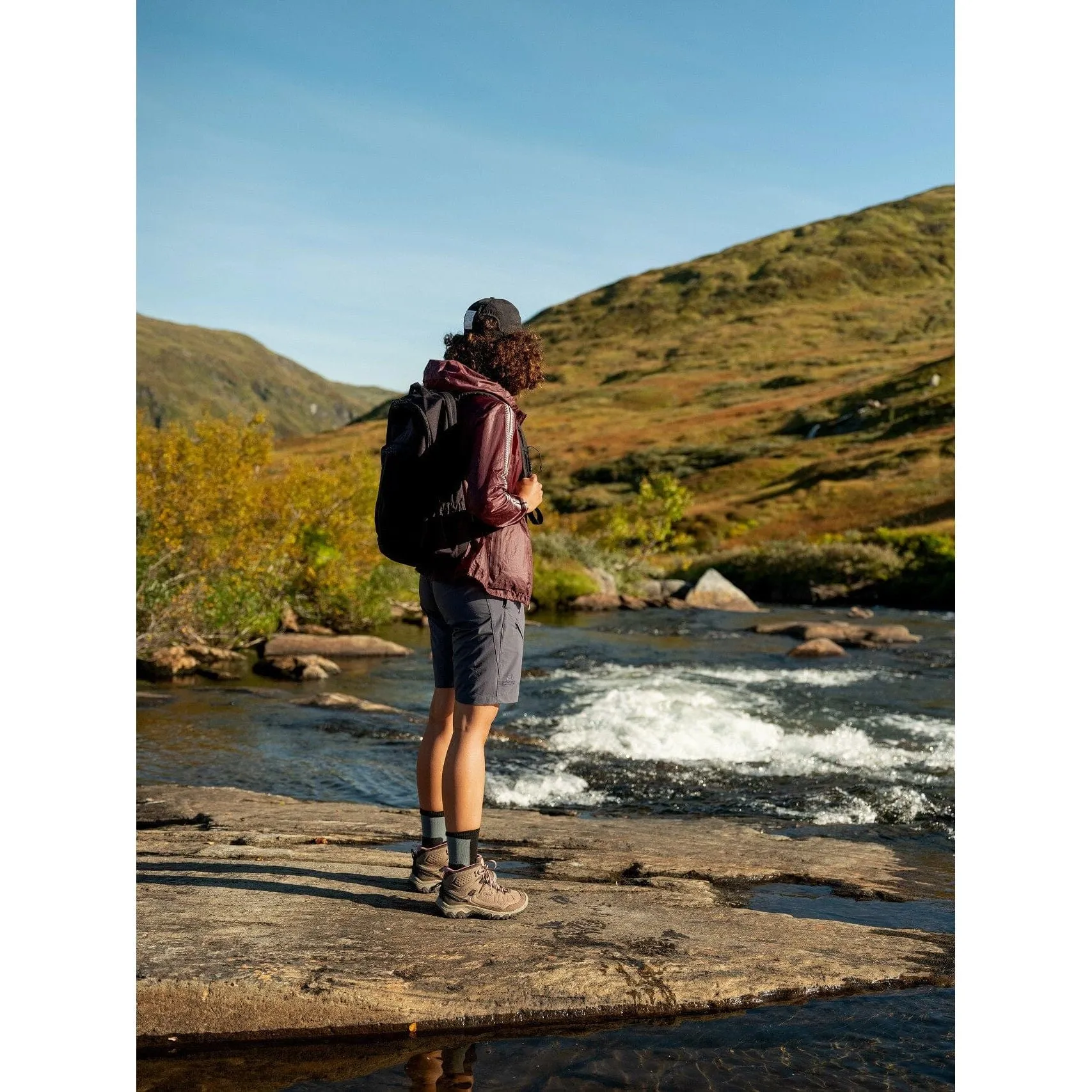 KEEN TARGHEE IV WATERPROOF HIKING BOOT WOMEN'S MEDIUM AND WIDE