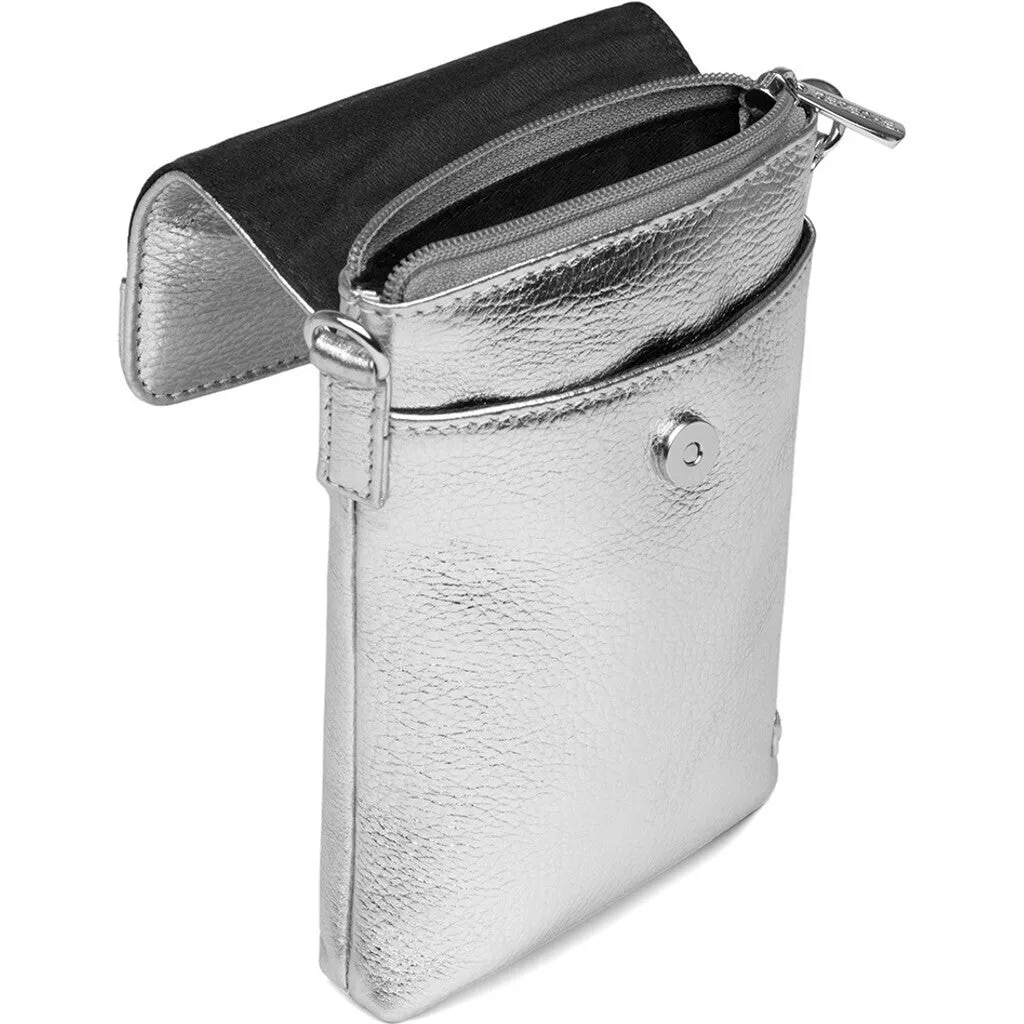 Mobile bag in soft leather and timeless design / 16044 - Silver