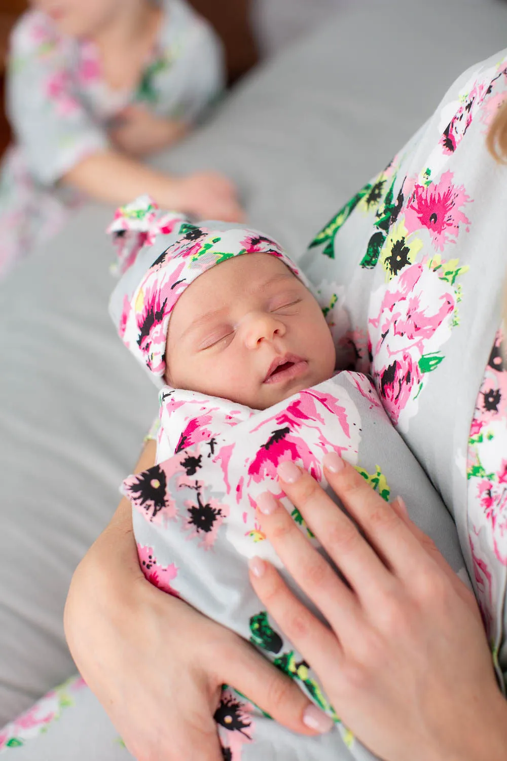 Olivia Swaddle Blanket & Newborn Hat Set