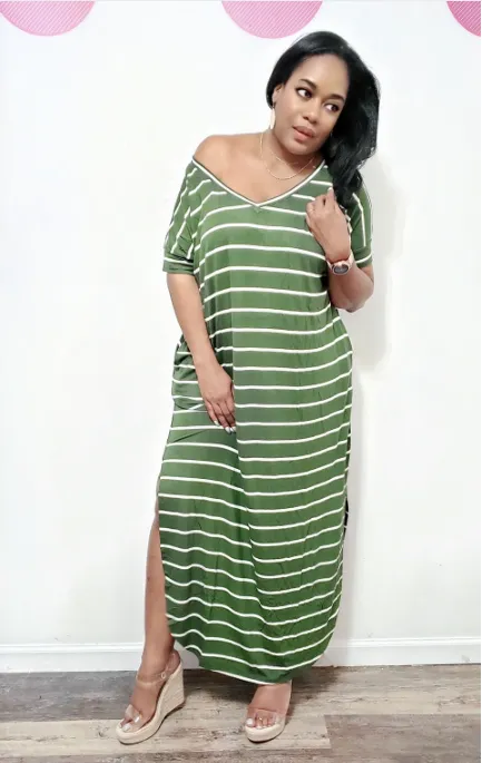 Queening- Stylish T-Shirt Maxi