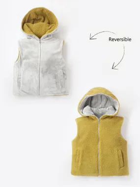 Reversible Zipper Jacket with a Twist of Style