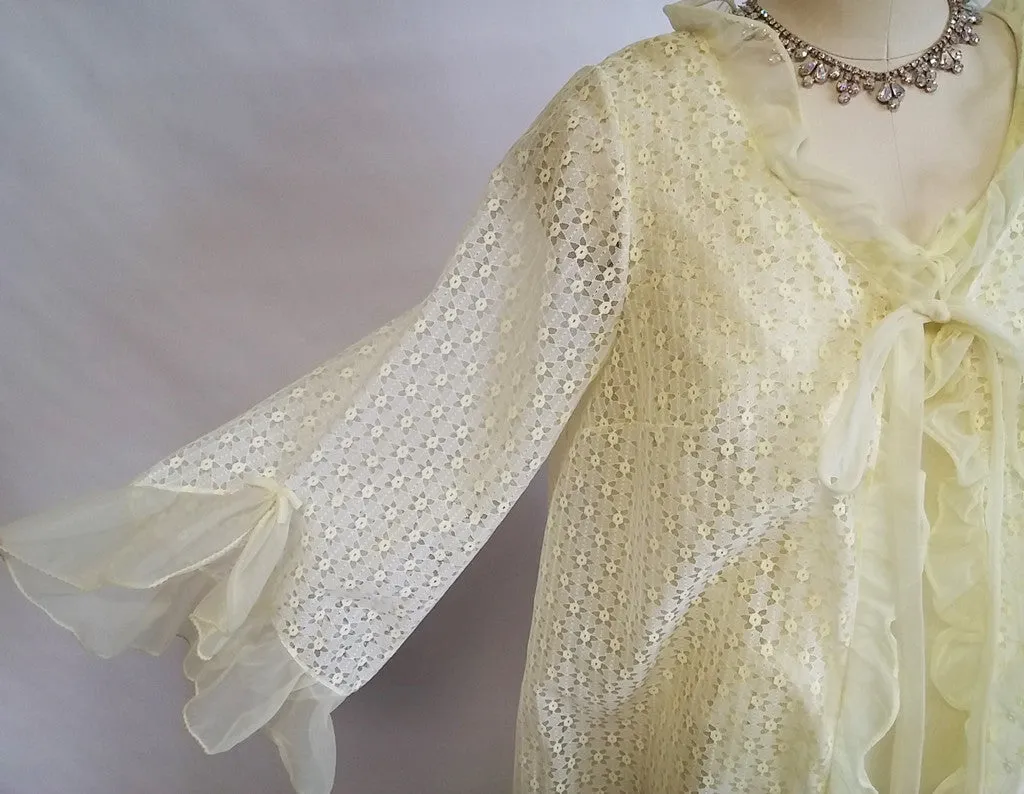 *VINTAGE SWISSETTE ORIGNAL EYELET PEIGNOIR & DOUBLE NYLON NIGHTGOWN SET IN LEMON MERINGUE