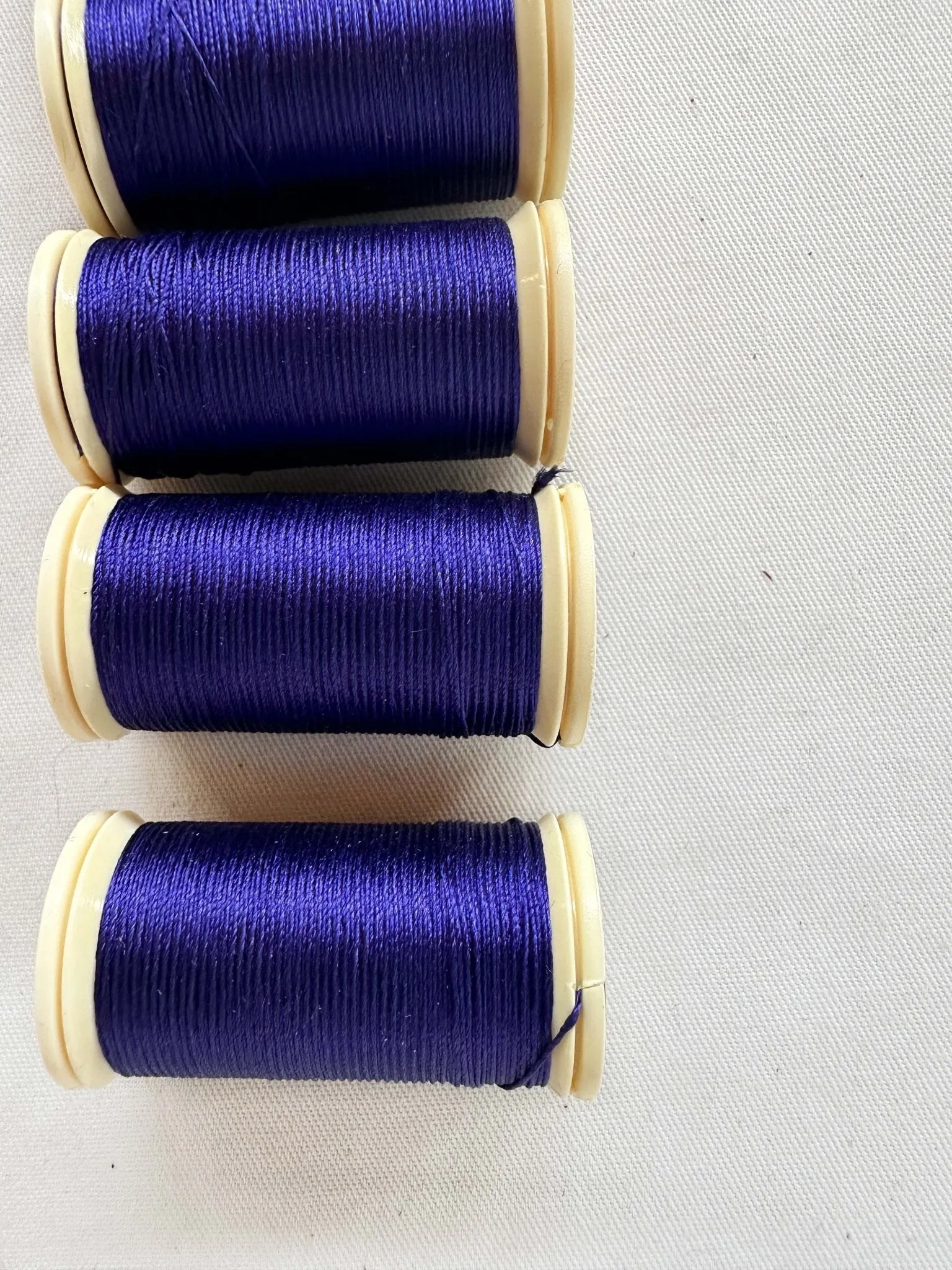 Violet Perlé Silk Button Hole Thread