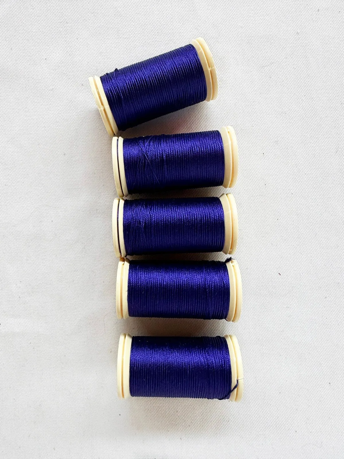 Violet Perlé Silk Button Hole Thread